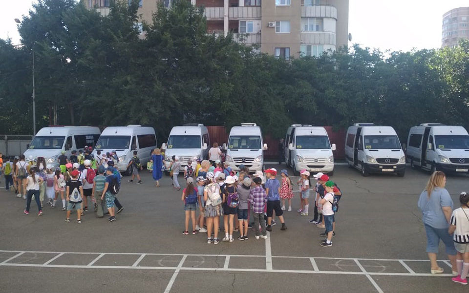 Аренда и заказ автобуса или микроавтобуса в Краснодаре для перевозки детей Аренда и заказ автобуса или микроавтобуса в Краснодаре для перевозки детей