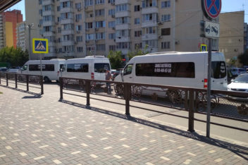 Аренда микроавтобуса Mercedes Sprinter с водителем в Краснодаре на свадьбу