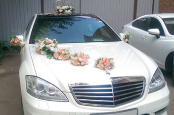 Аренда авто Mercedes на свадьбу с водителем