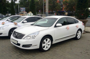 Аренда авто Nissan Teana на свадьбу с водителем
