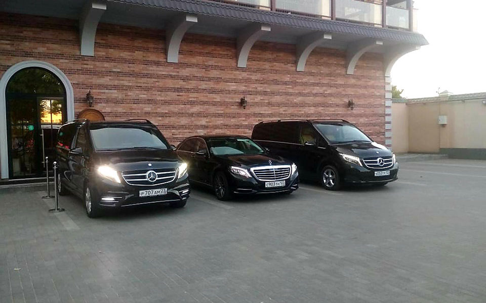 Прокат авто с водителем в Краснодаре Мерседес Прокат авто с водителем в Краснодаре Мерседес